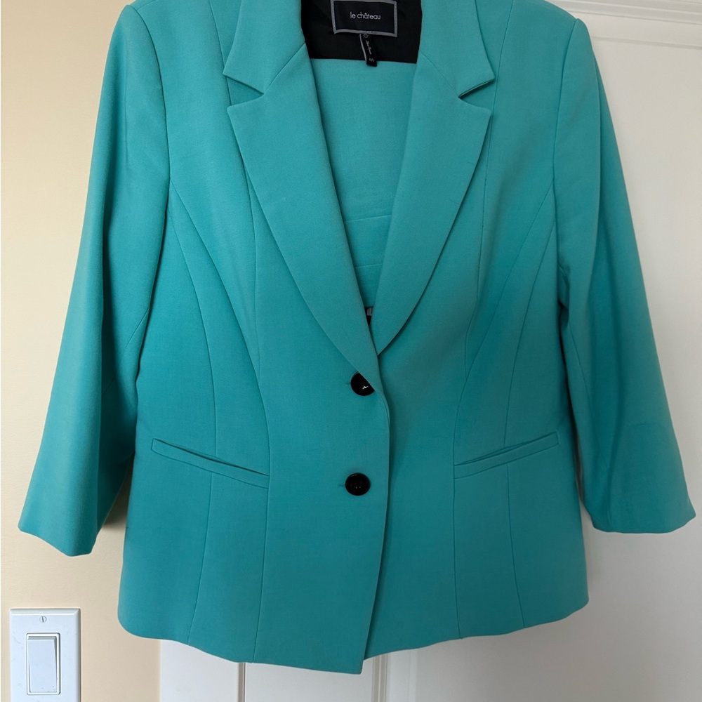 NWT Le Chateau Ladies Two Piece Skirt Suit
